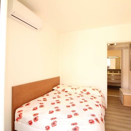 Ferienwohnung Hoche Pedestrian Street Balcony  Cannes Exterior foto